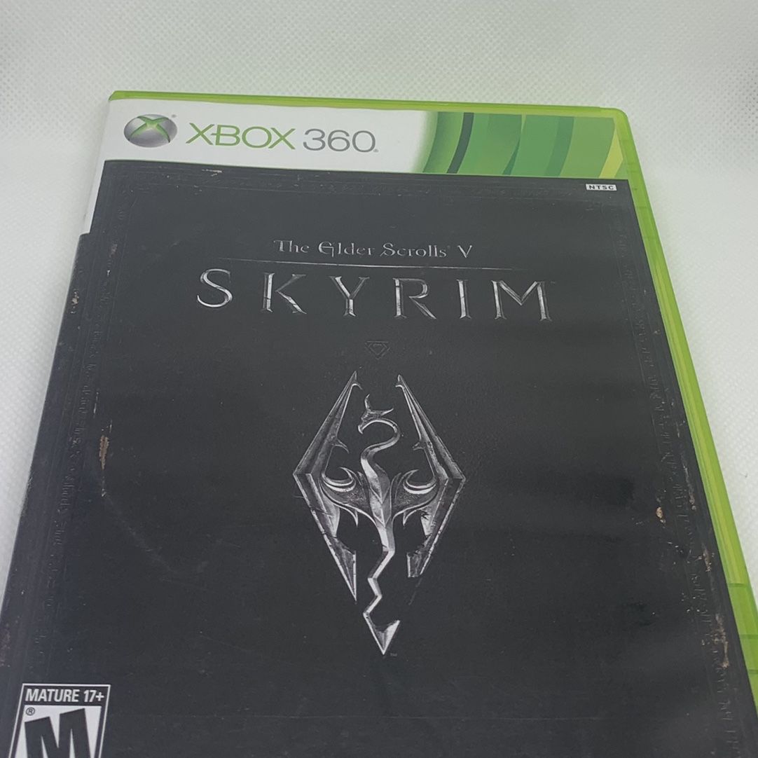 Used SkyRim V Xbox 360 The Elder Scrolls V (CIB)