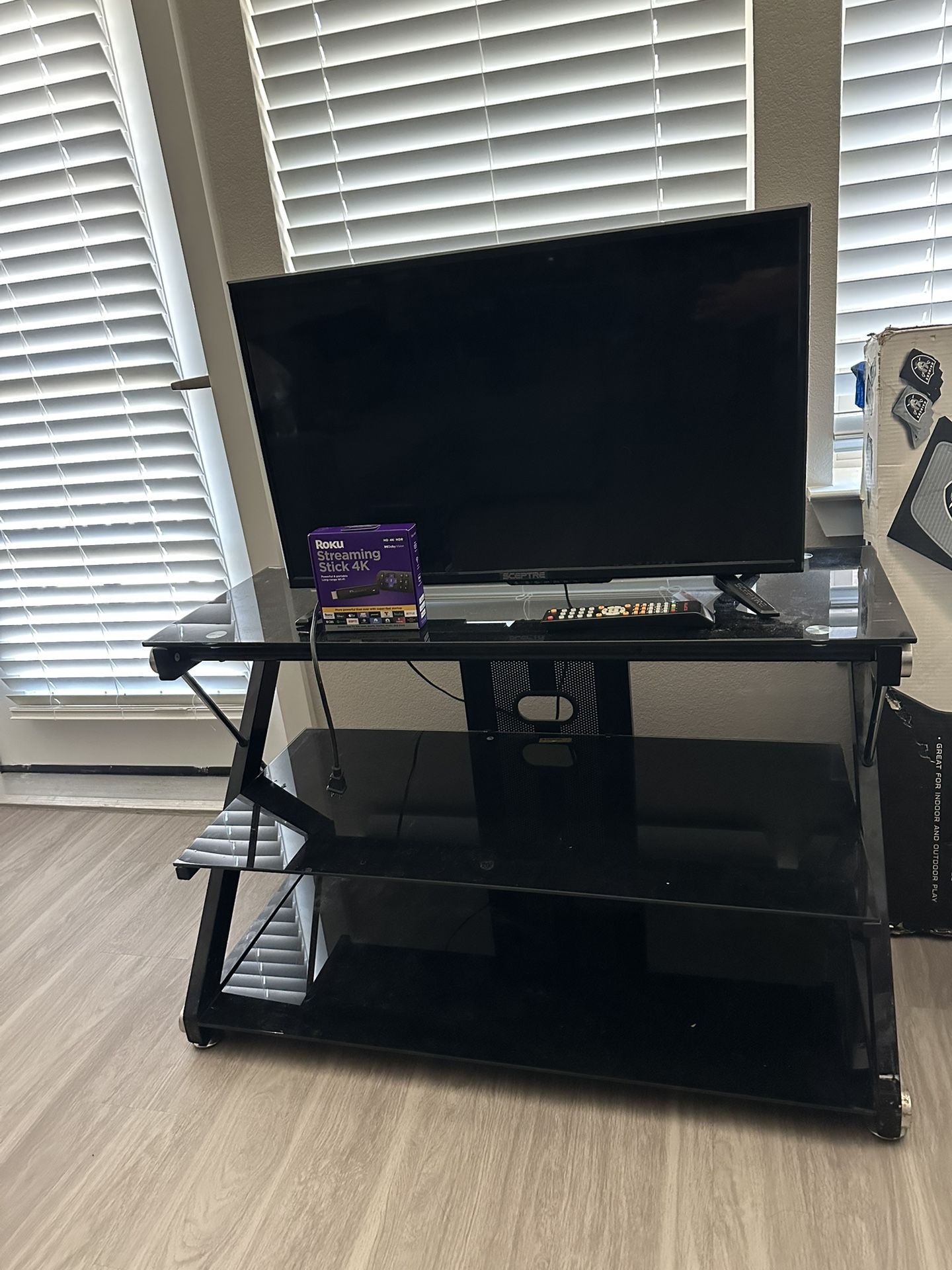 TV STAND AND TV WITH FREE 4K ROKU *ONLY ROKU FREE*