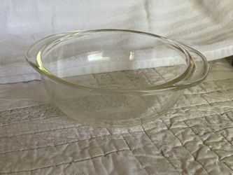 Vintage Pyrex 1 quart dish