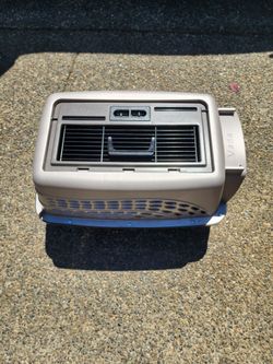 Newer dog crate