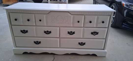White Dresser (31"/60"/18")