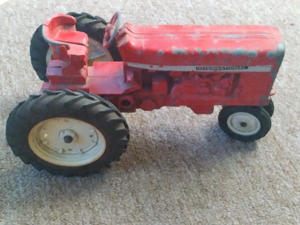 Vintage Ertl International tractor