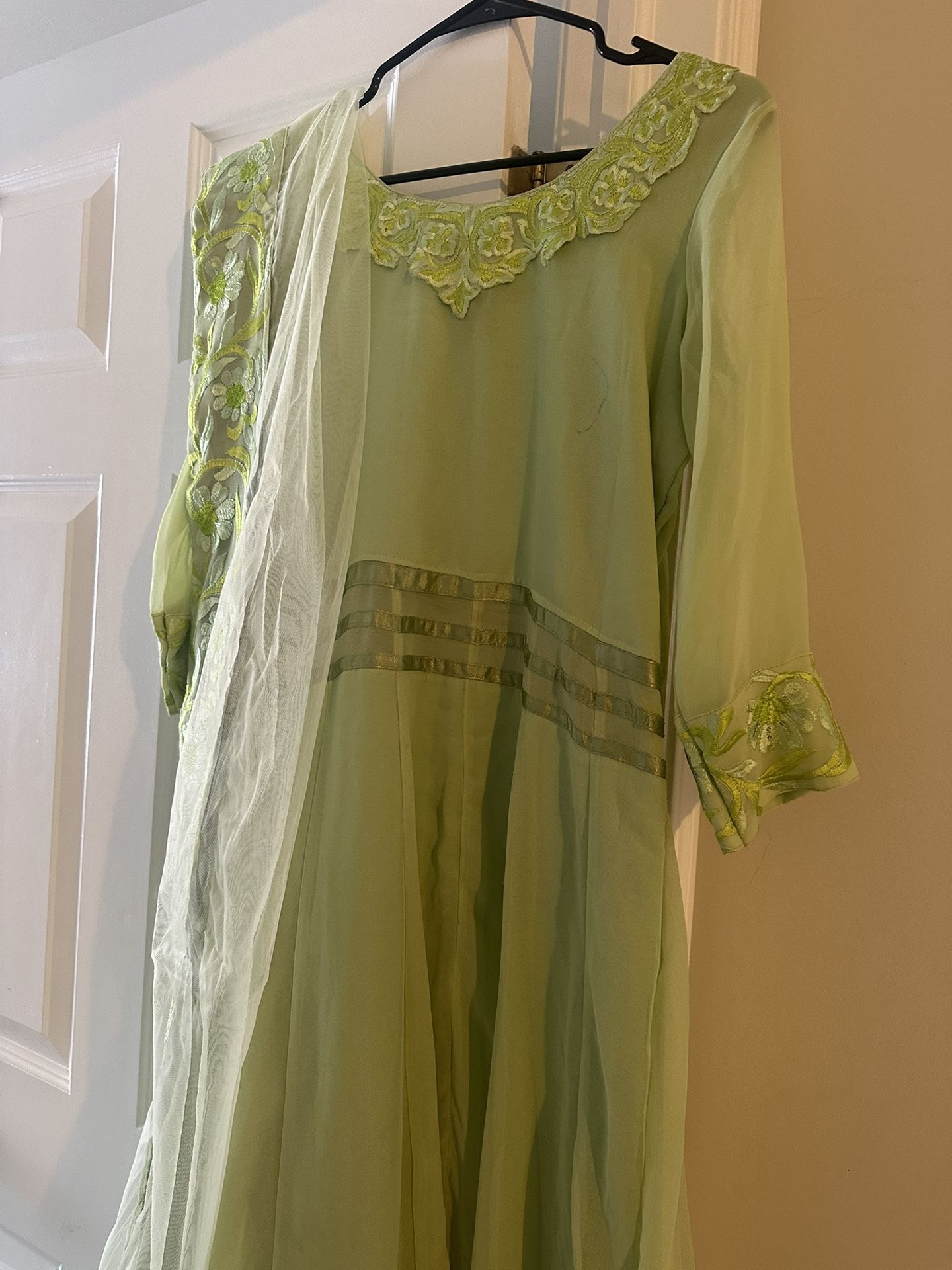 2 Pieces Indian Gown (with Duptta)