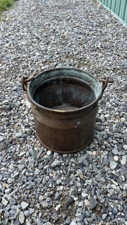 19th century solid copper pot about 1 gallon