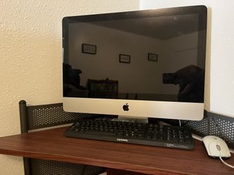 Apple Compuer For  And Computer Stand 