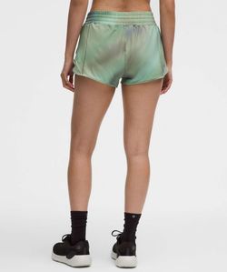 New Lululemon Hotty Hot High-Rise Lined Short 2.5" size 2  Chroma Drift Green Multi / Palm Court