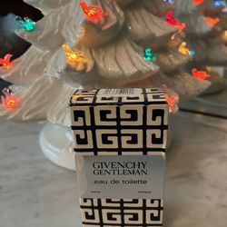 Bran new in the box. New Givenchy Gentleman Vintage eau de toilette 109ml Splash Box.From my fathers estate. Fcfs