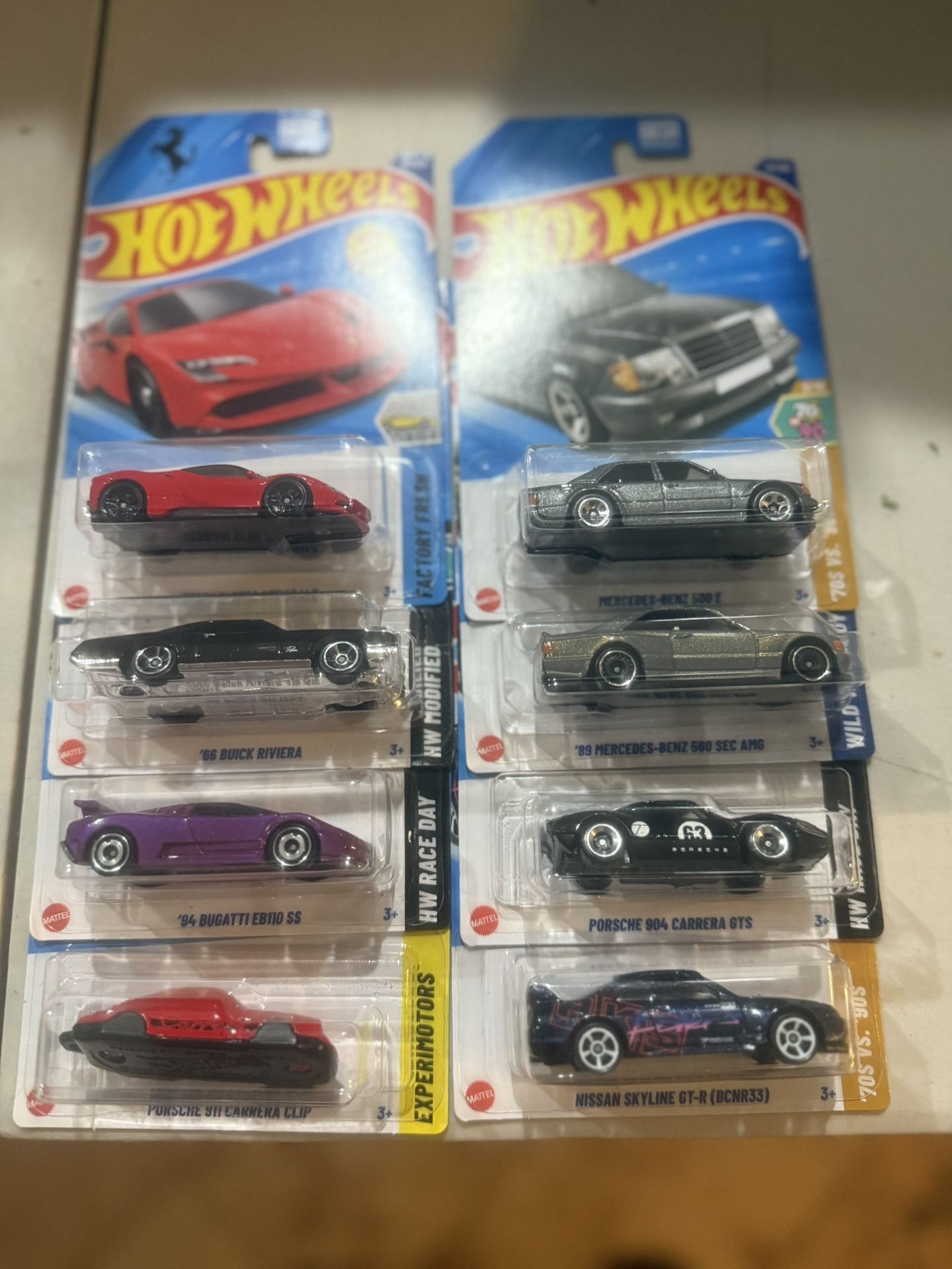2025 Hot Wheels 8 Car Lot (Ferrari, Porsche, Mercedes & More!)