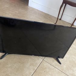 Roku Smart Tv And Remote 