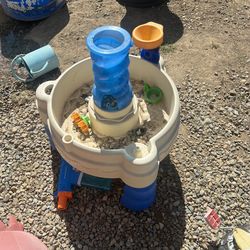 Water table toy