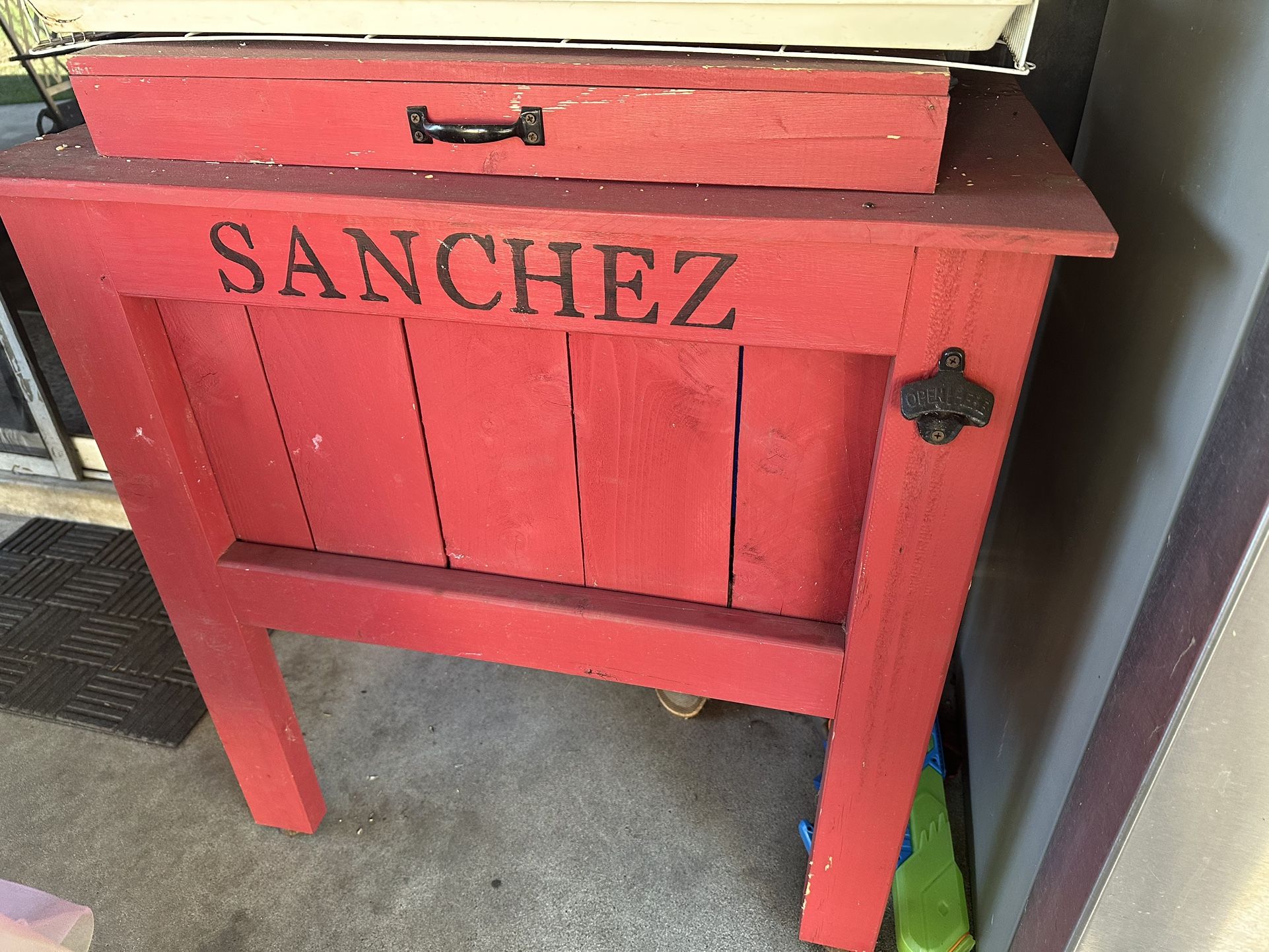 Sanchez cooler 