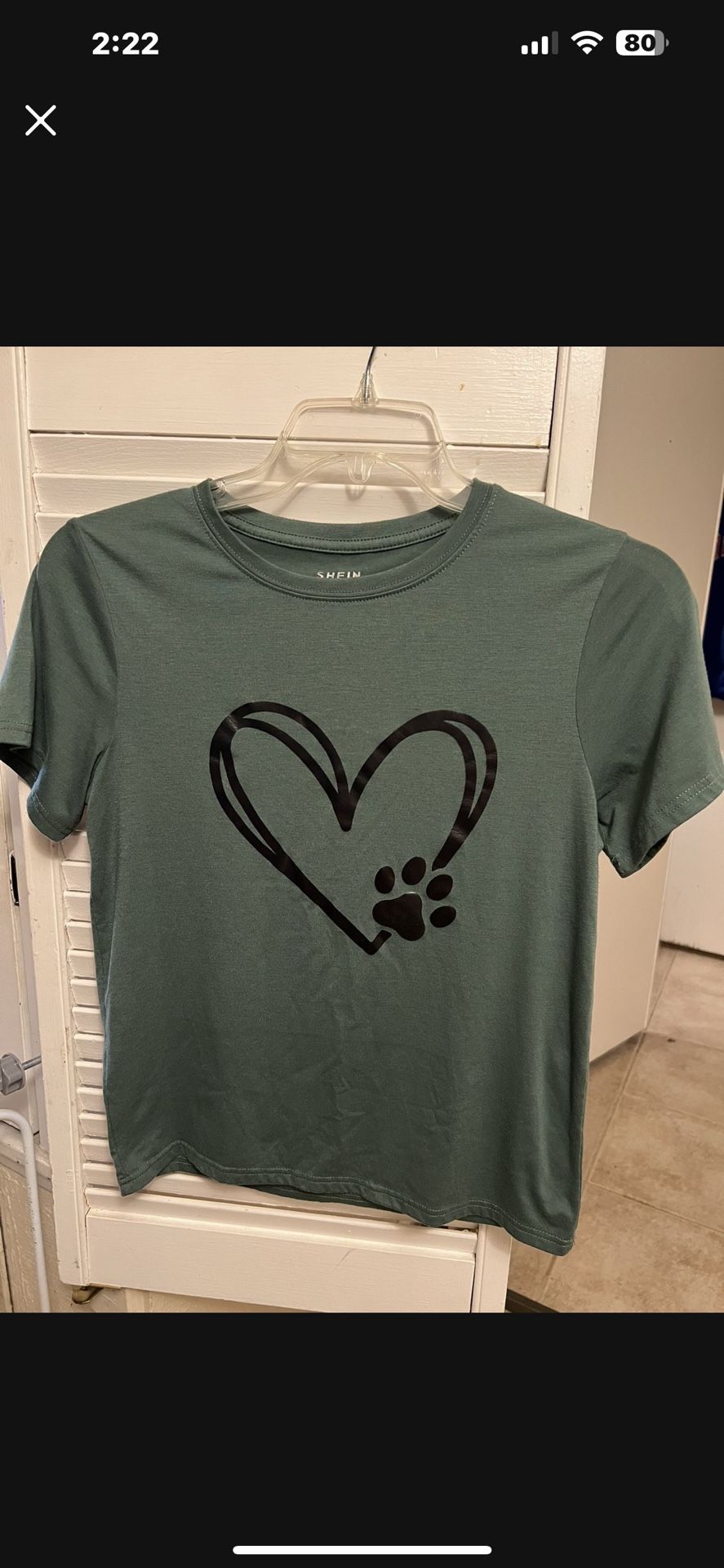 (LAST CALL) Heart and Paw Womens Size Small T-shirt
