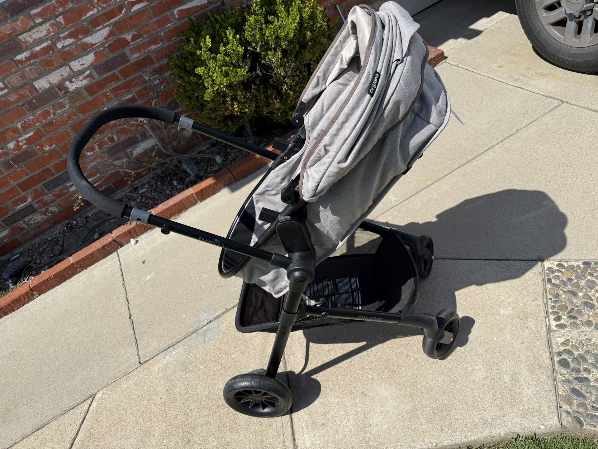 Evenflo Pivot Stroller