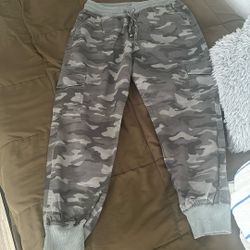 Cargo Pants (s)