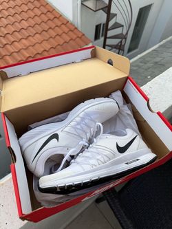 Nike Air Relentless 6 - White/Black - Men’s Size 9 (New in box)