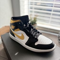 Jordan 1 Retro Mid