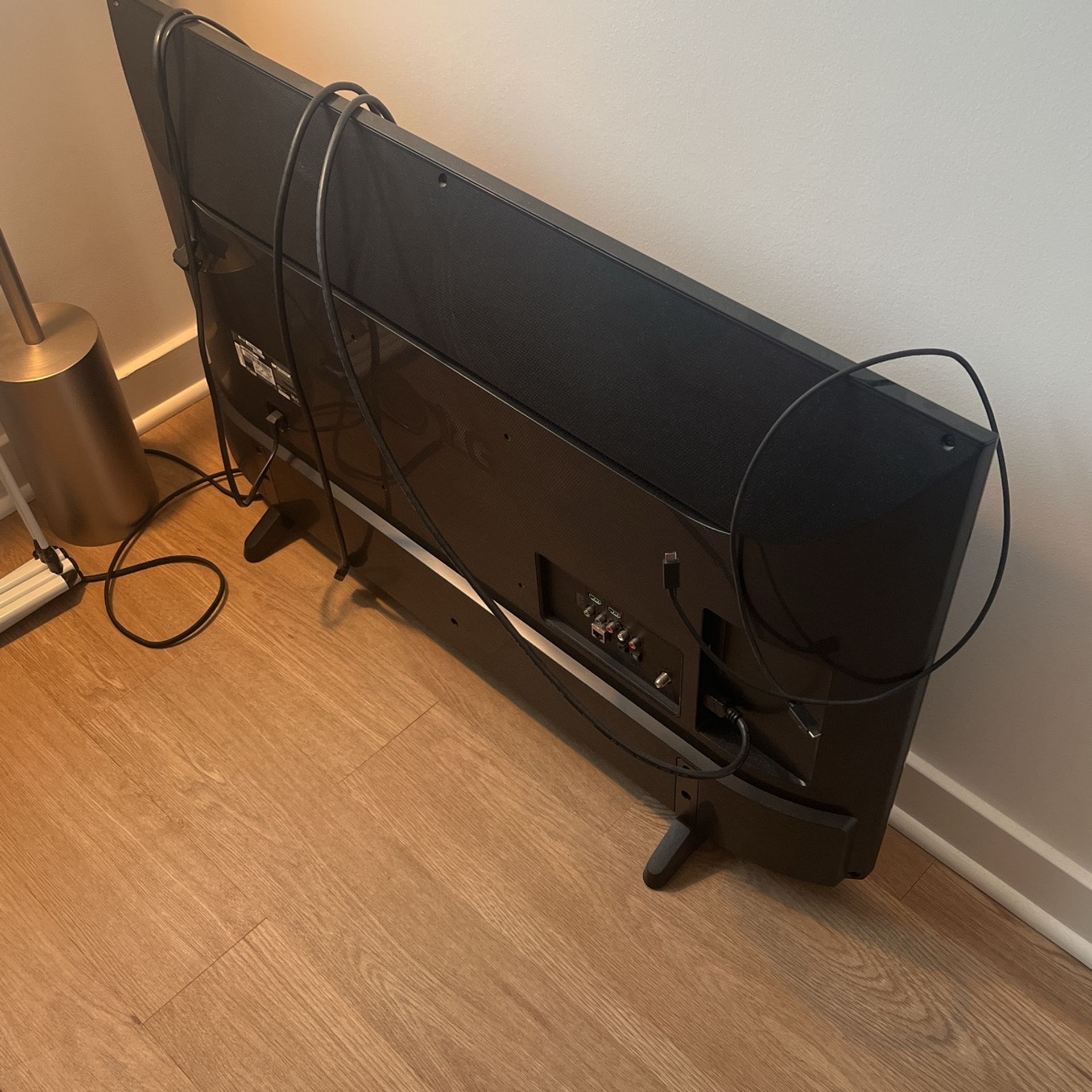 LG tv 42 or 48 inch