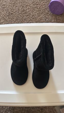 Girls size 9y Black Suede boots
