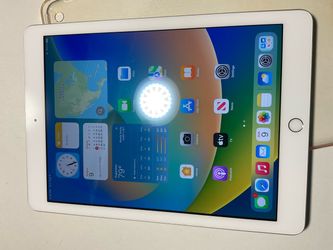 iPad 5th generation  32GB MP2G2LL/A