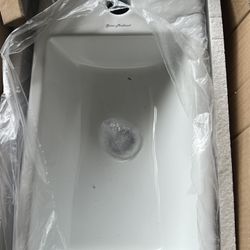 Swiss Madison 18" Ceramic Vanity Basin