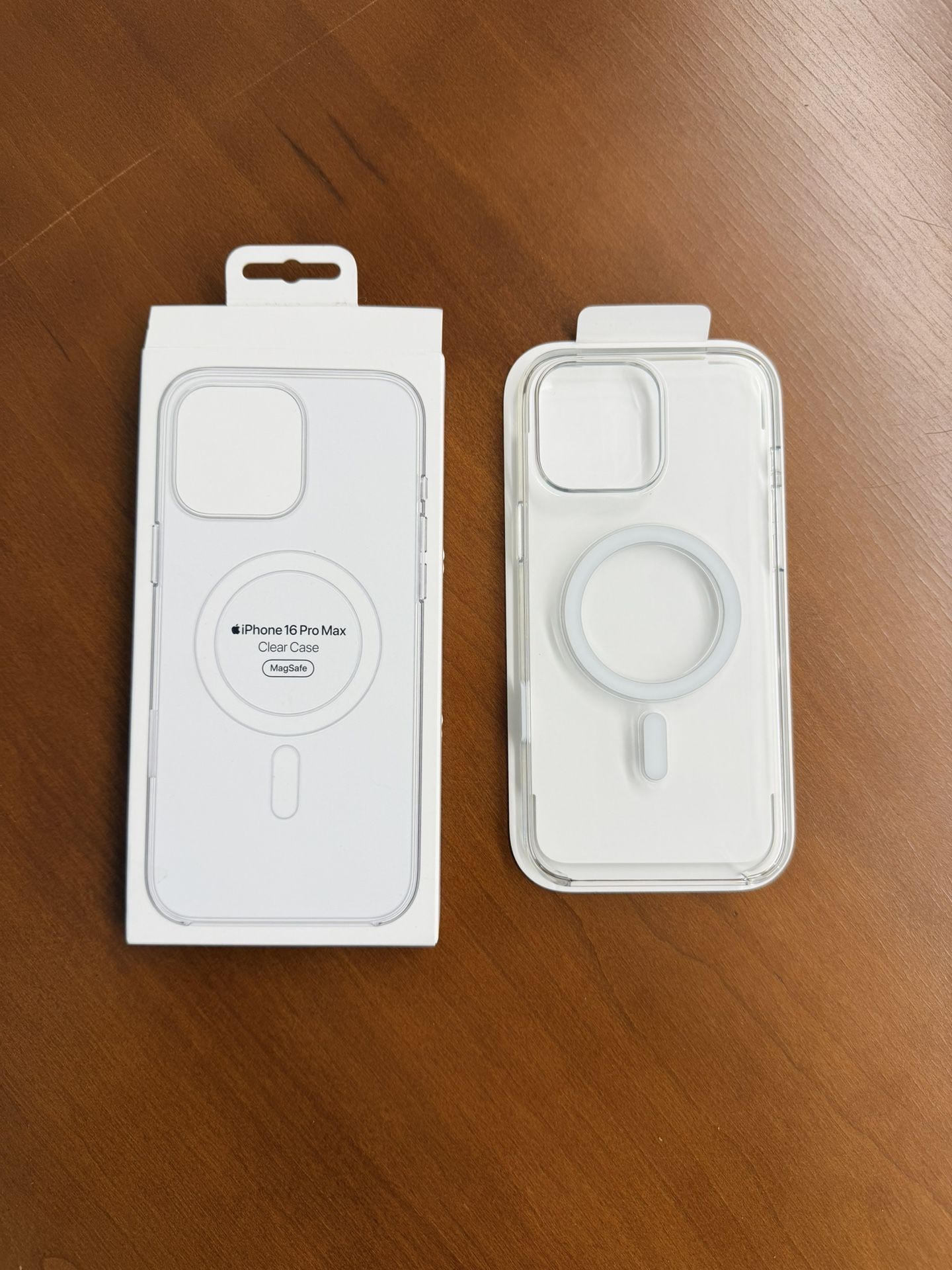 Brand New iPhone 16 Pro Max original Apple Meg safe case in Palatine/Glenview