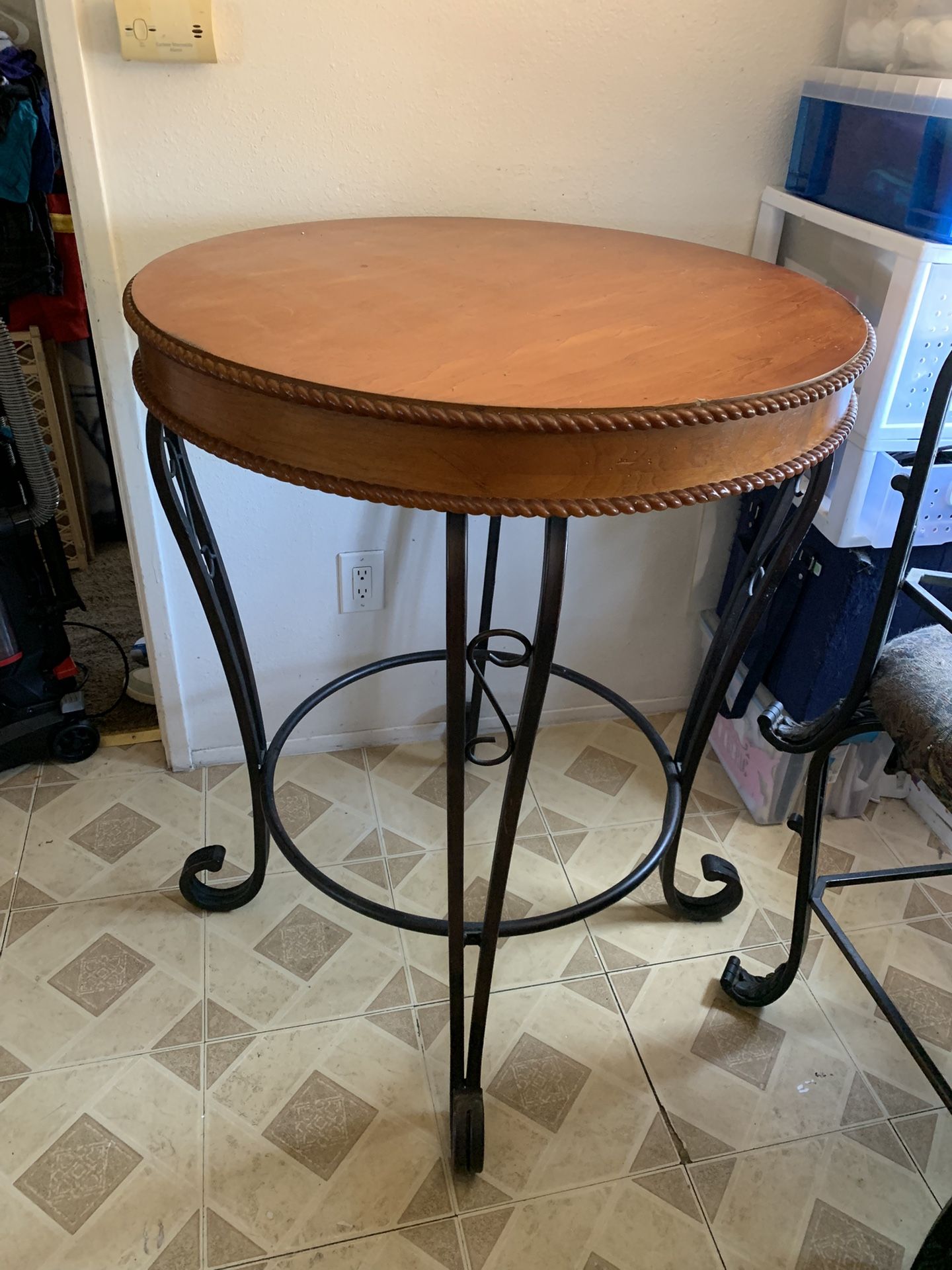Small Round Table With 4 Tall Chairs