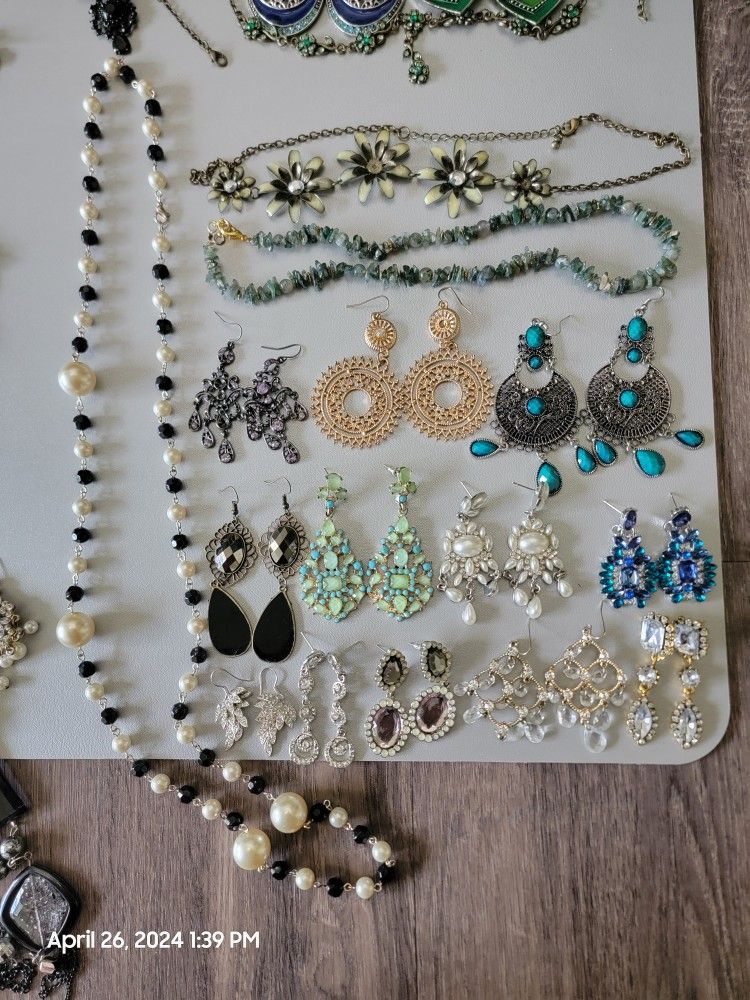 Earnings & Necklaces