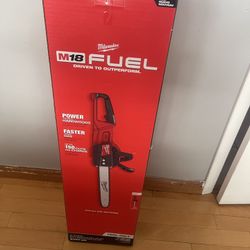Milwaukee Chainsaw M18 Brand New 200