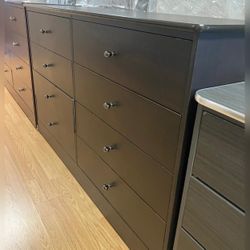 Dresser/ Eight drawers dresser