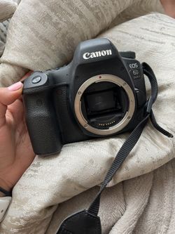 Canon mark 6D II + Extra Items And Bundle!📸🔥