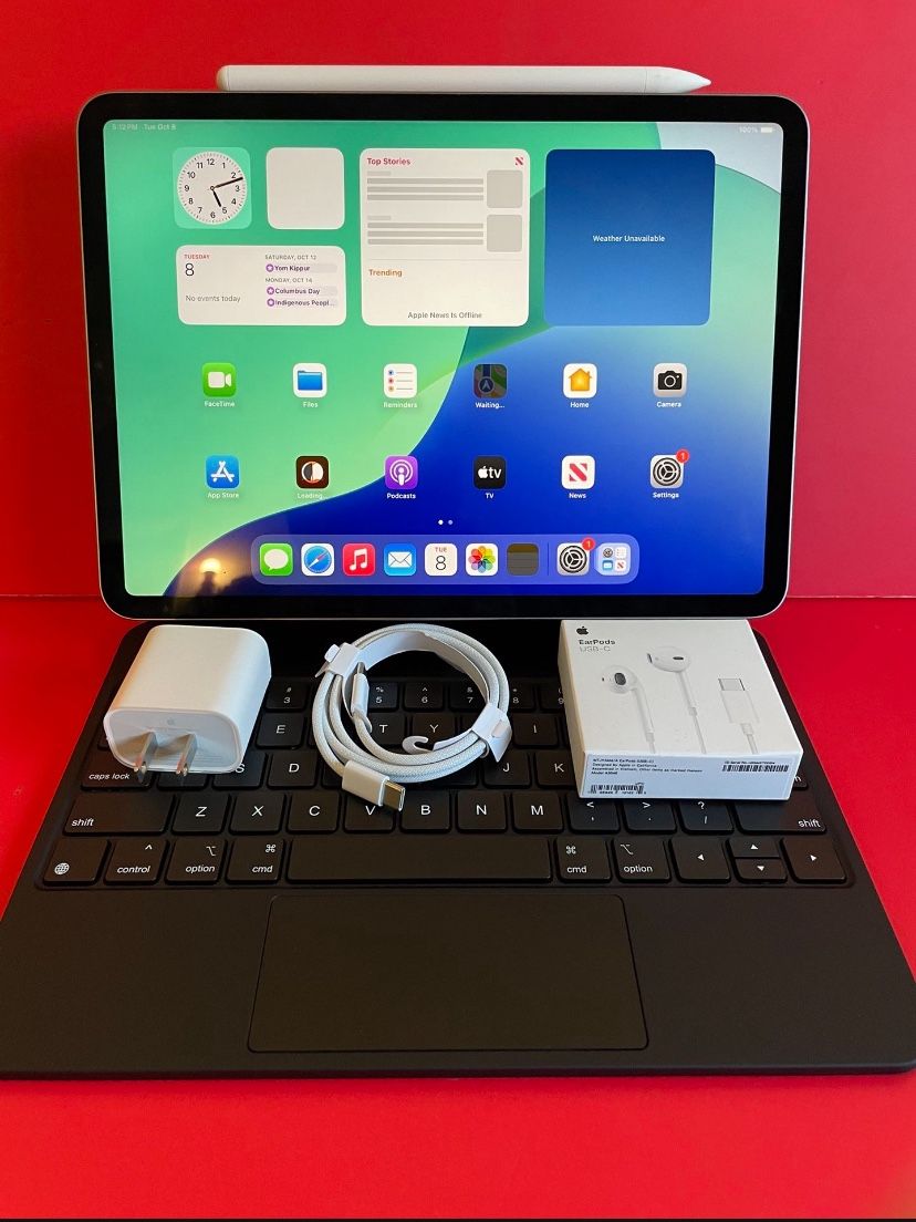 Apple IPad Pro 11” (Face ID / Liquid Retina  / latest iOS 18) 64GB with Keyboard case, stylus pen & Accessories (256GB $469) 