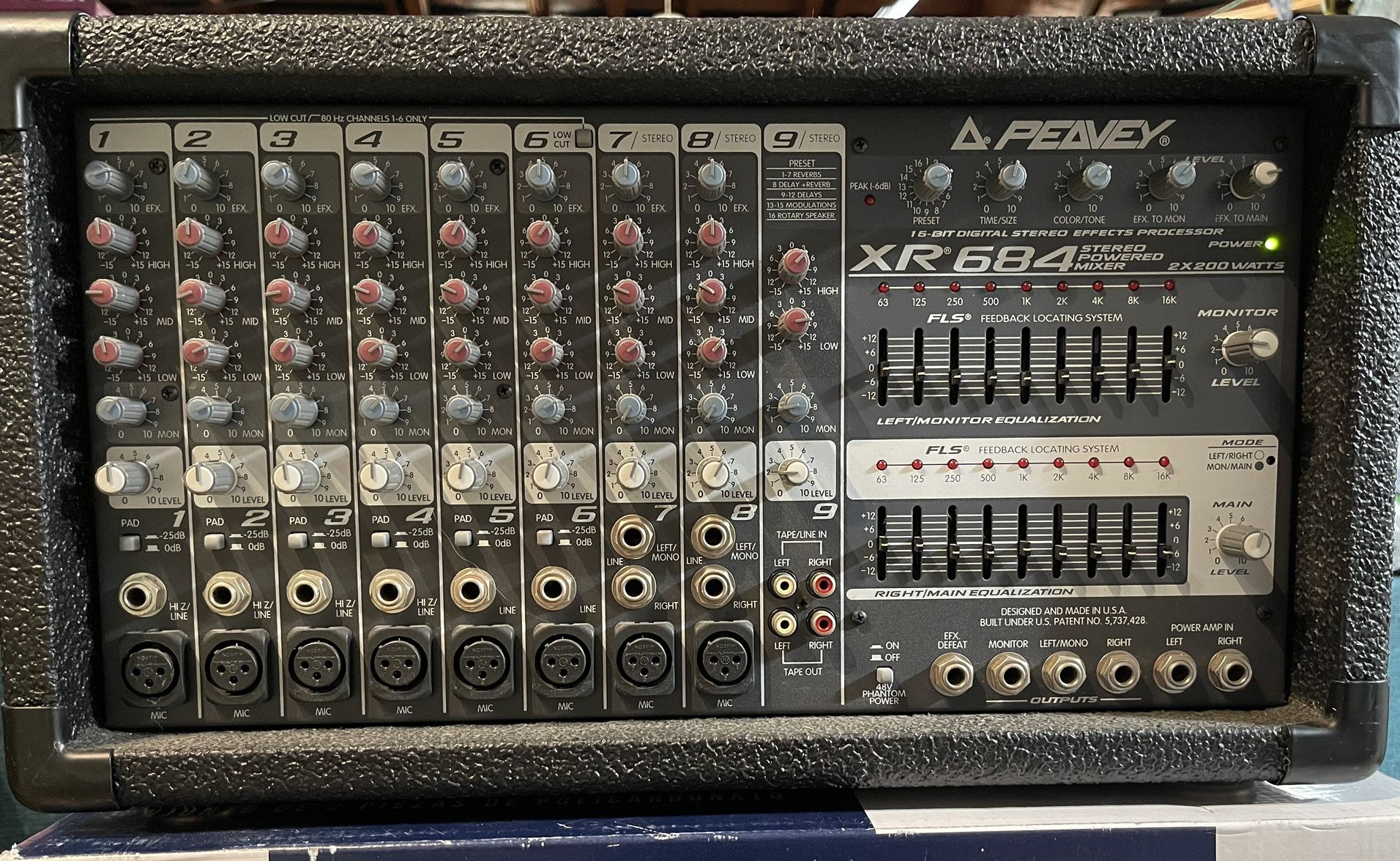 Peavey XR-684 210W / 420W  Combine, 9 CH Powered Mixer 
