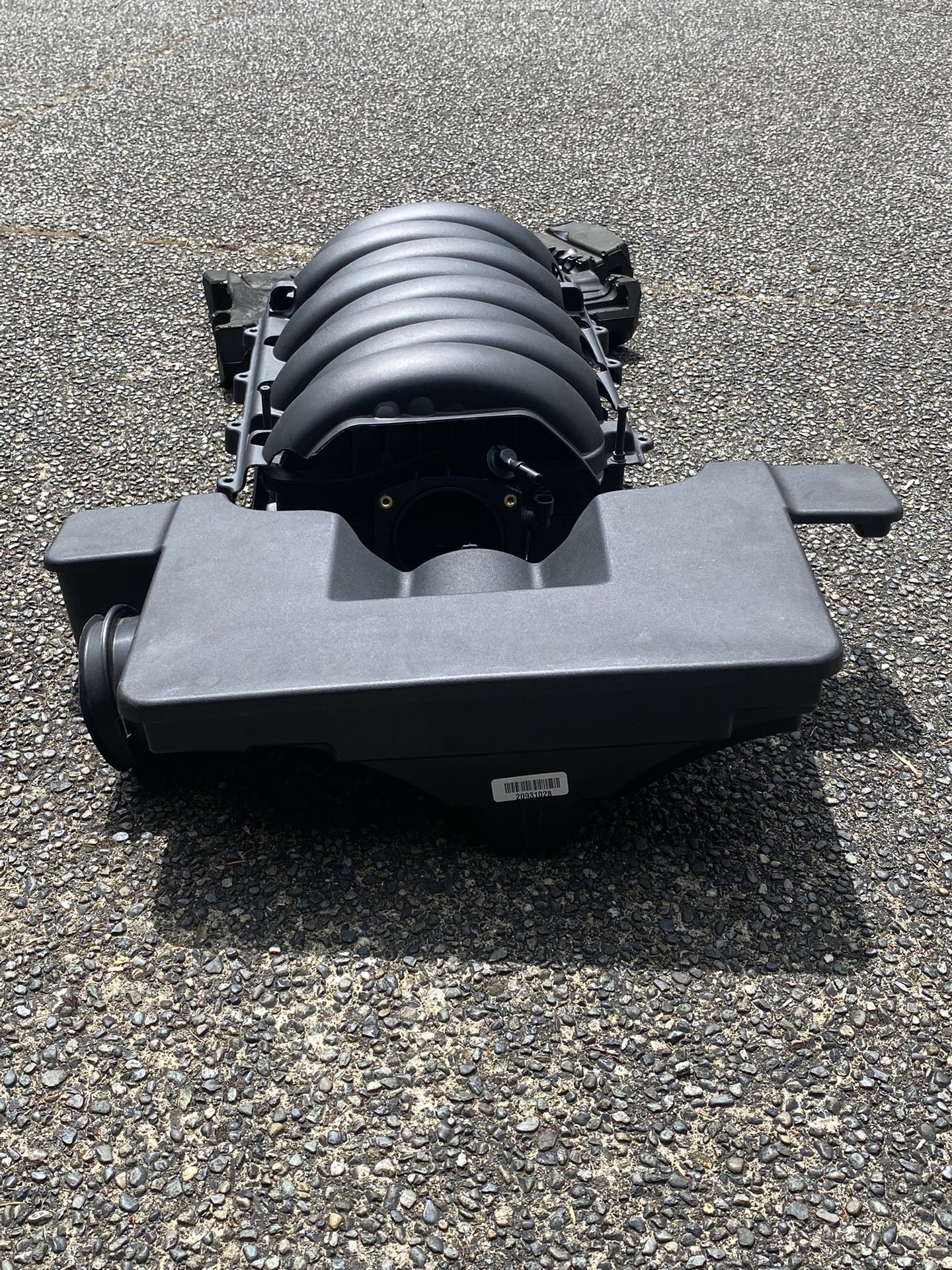 Used 2016 GM 6.2L Intake Manifold