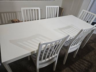 White dinner table set