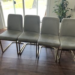 4 Dining Table Chairs 
