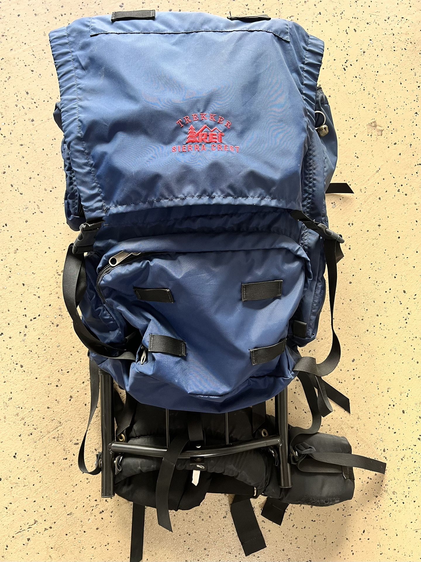 REI SIERRA CREST EXTERNAL FRAME BACKPACKS 