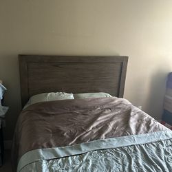 Queen Sized Bed Frame 