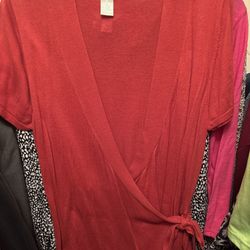Maurices Size 2X Wrap Top