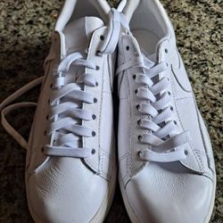 Nike. White Size 7.5