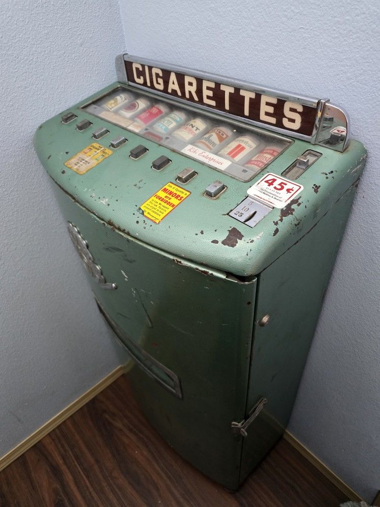 Vintage Vending Machine 