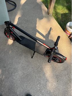Electric scooter  - goes 25mph. 20 mile range. Brand new