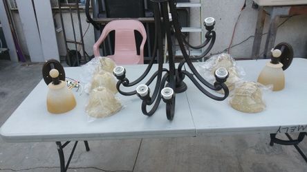 Vendo esta lampara.decorativa con sus lamparitas de pare semi nueva