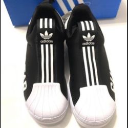 Adidas brand new Kids Sneakers Unisex  Size 2 1/2