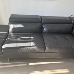 Black Sectional Sofa 