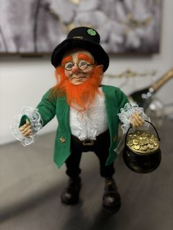 Hand Made Elves/ Elfos hechos a mano 