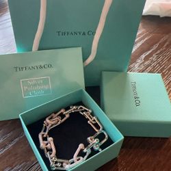 Elegant Silver Link Bracelet – Luxury Style, Statement Piece