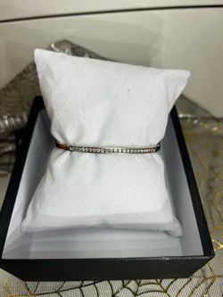 14K White Gold Bangle