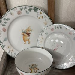 winnie the pooh dinnerware service for 6
