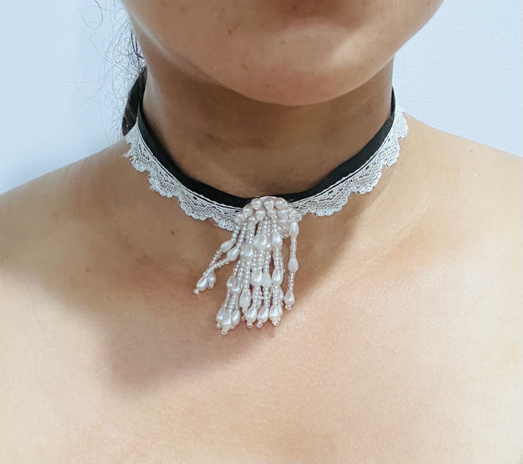 Vintage Choker Necklace For Costume Event. Pearl Dangling Gothic Halloween Jewelry And Accessories Necklace