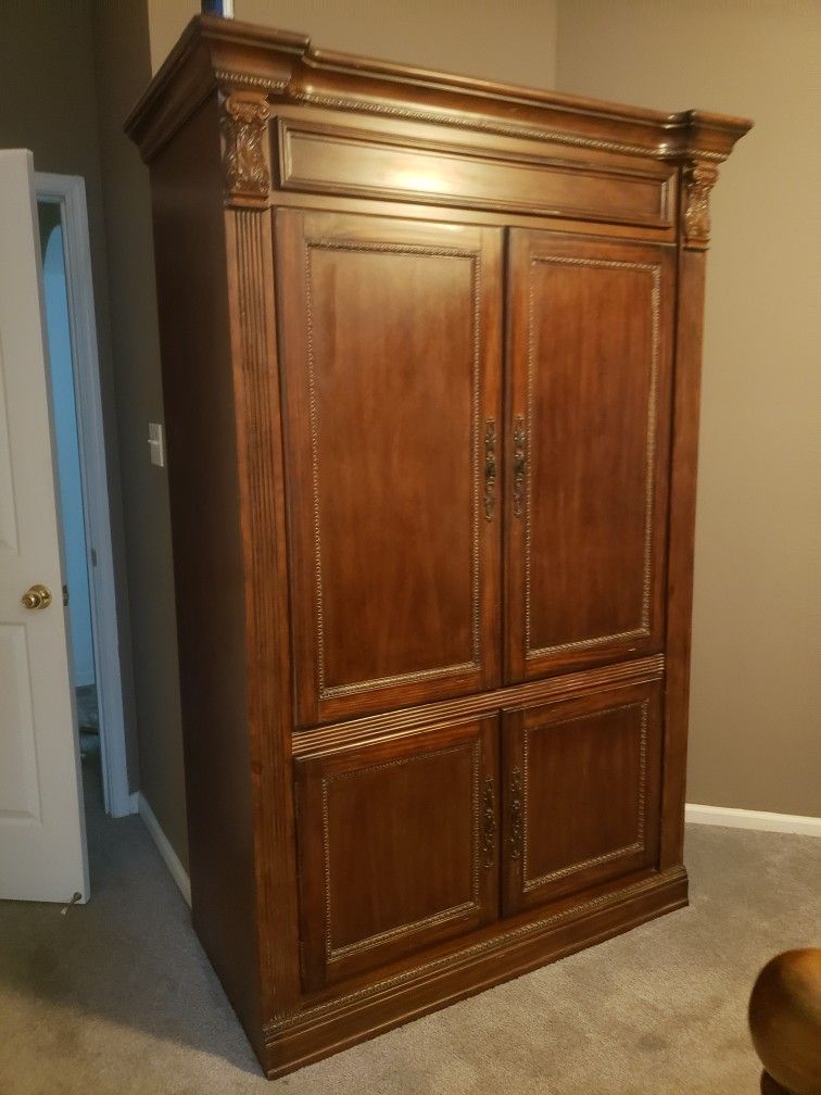 Dark Wooden Armoire 7 Feet